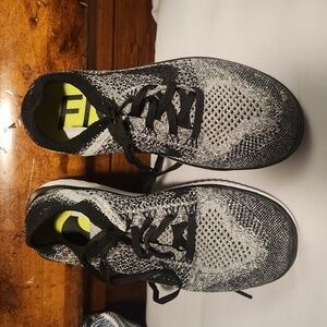 Nike Free RN Flyknit running shoe Women's size 8